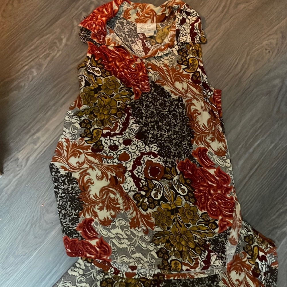 Vintage Kathie Lee sleeveless floral printed button top and matching skirt set